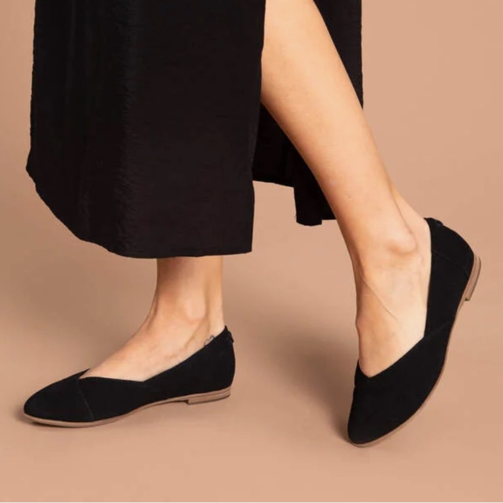 Toms Black Women's Suede V-Cut Flats